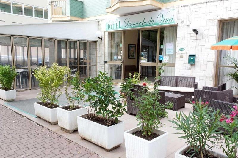 Hotel Leonardo Da Vinci Pesaro Exterior foto